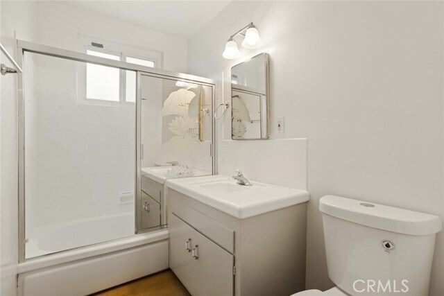 Building Photo - 740 W 27th St