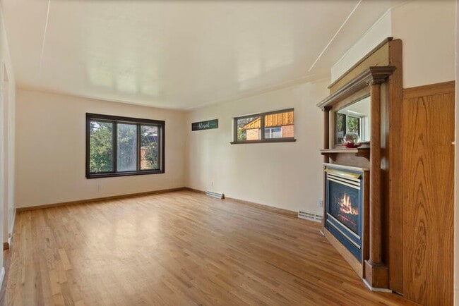 Building Photo - Expansive 2200 SQ Ft Home in Broomfield!