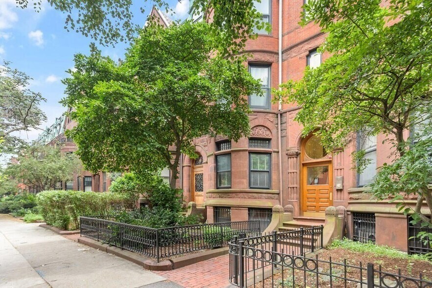 Building Photo - 473 Beacon St