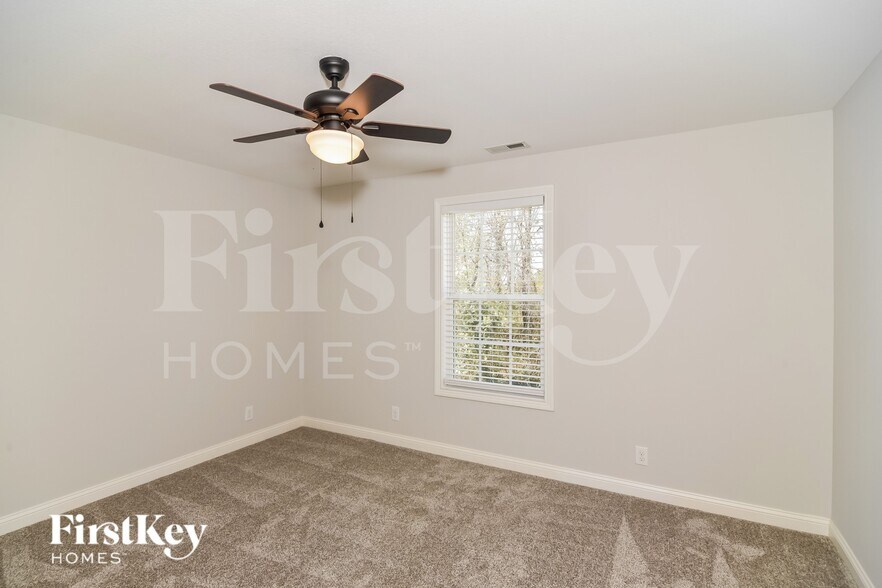 Building Photo - 388 Abeline Dr