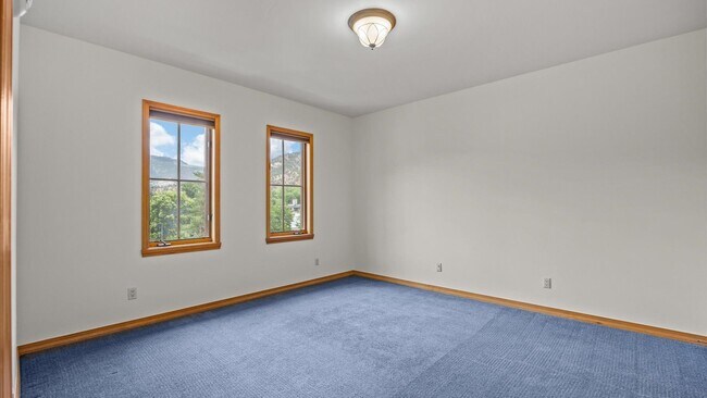 Building Photo - 2520 S Grand Ave