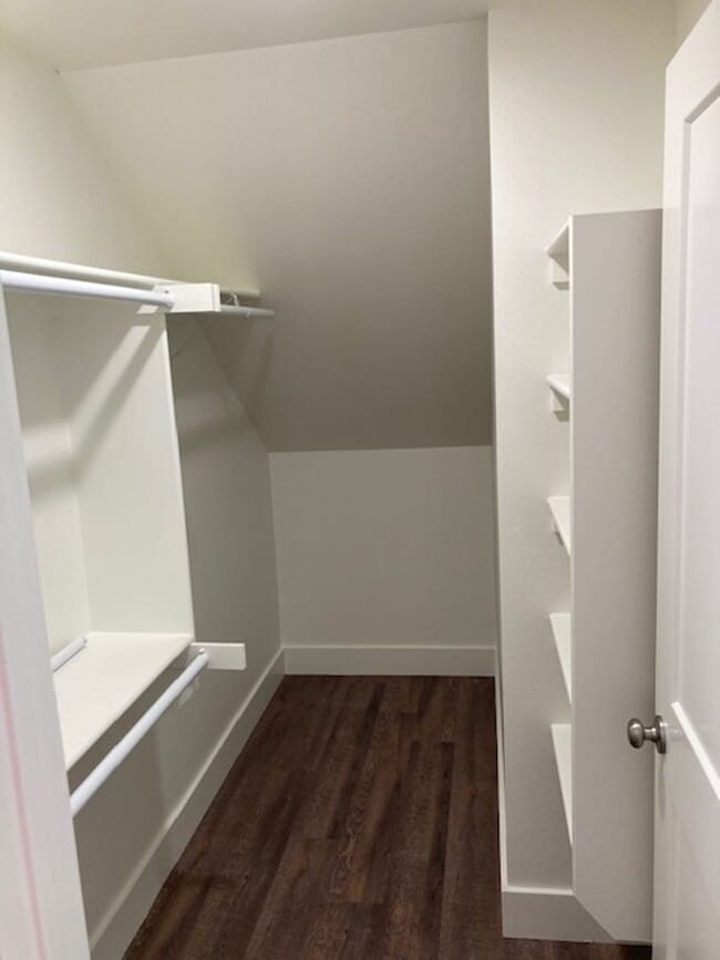 Building Photo - Modern 3-Bedroom, 2-Bathroom Duplex in Pri...