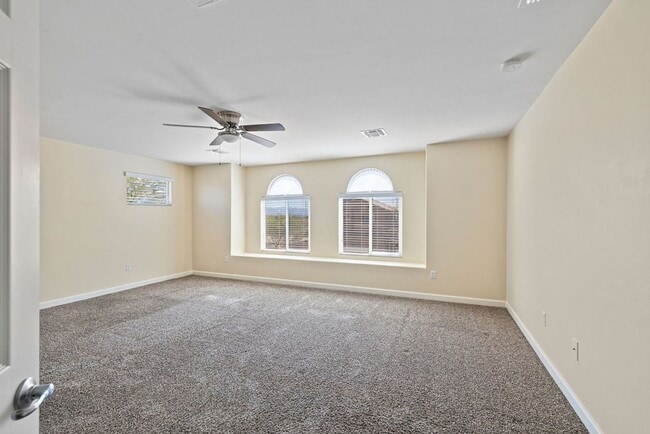 Building Photo - This very popular 2-story home floor plan ...