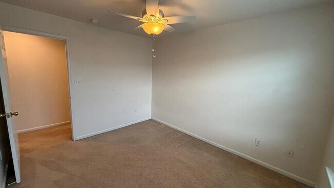 Building Photo - 1161 Tudor Dr