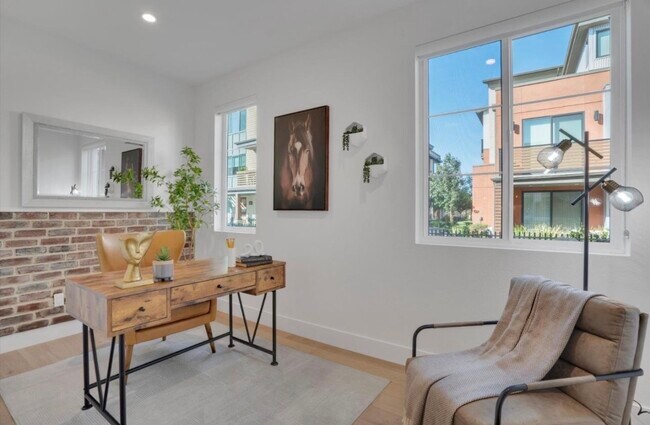 Building Photo - 15107 Shore Dr