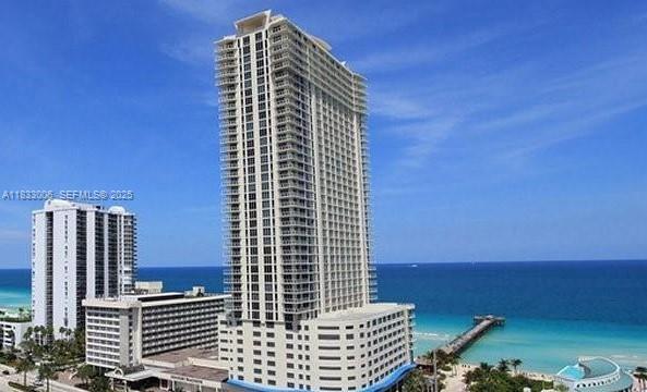 Building Photo - 16699 Collins Ave