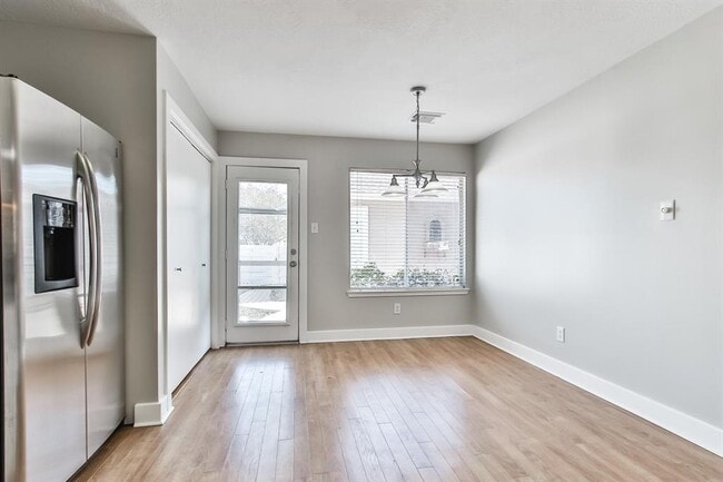 Building Photo - 6219 Spruce Bough Ct