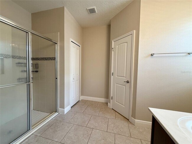 Building Photo - 1497 Softshell St