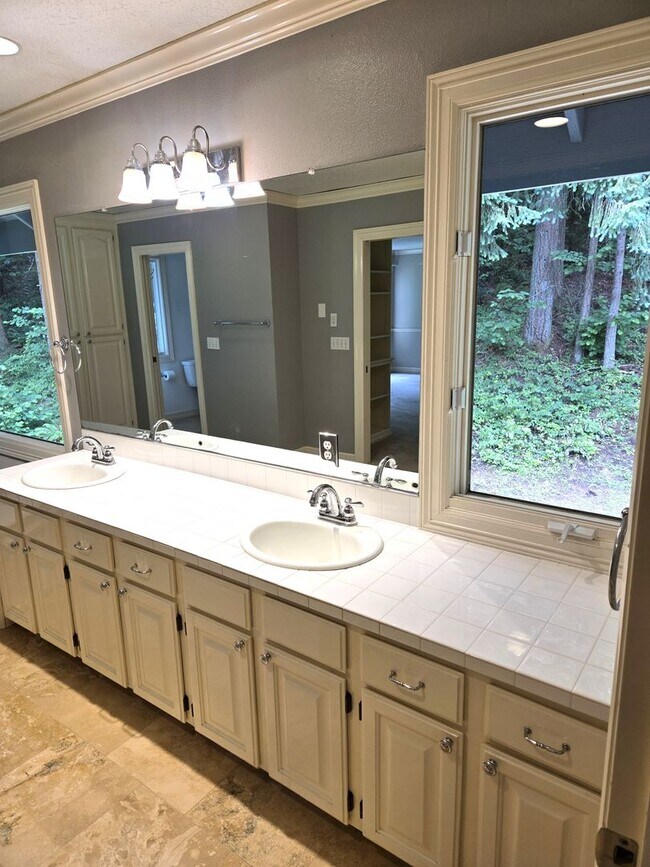 Building Photo - Exceptional Property!  Large home on 20 ac...