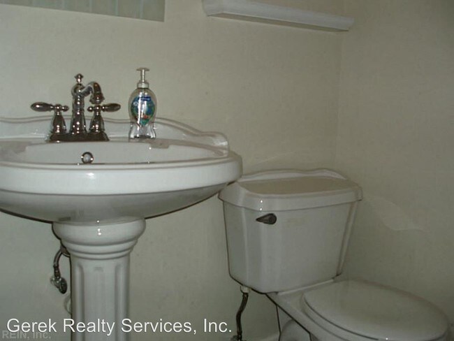 Building Photo - 1 br, 1.5 bath House - 1411 Ivywood Road