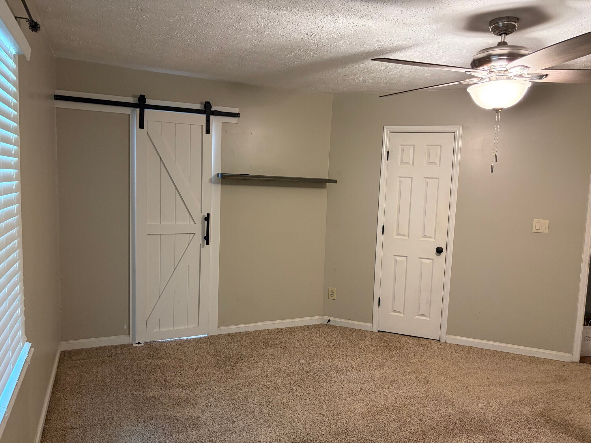 Building Photo - 265 Fairfield Cir