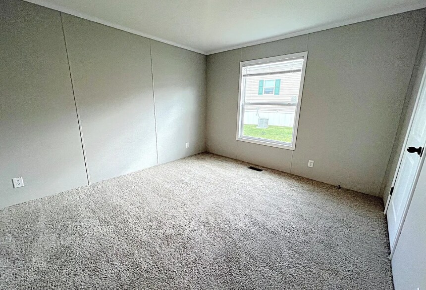 Building Photo - 6588 N Hampshire Dr