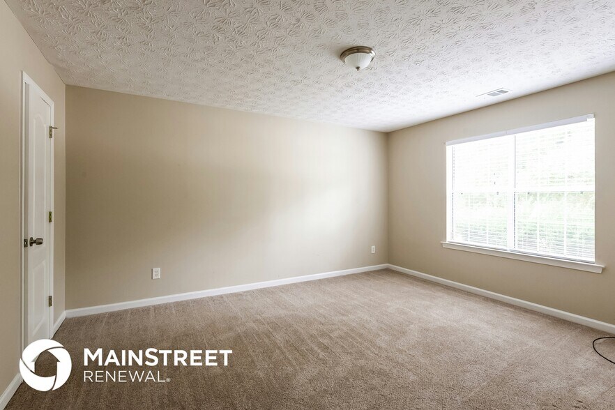 Building Photo - 10576 Day Lily Dr