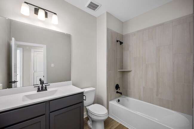Building Photo - 3206 Banyan Dr