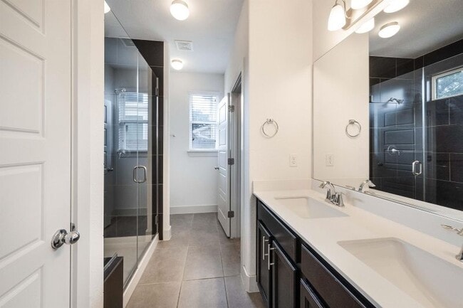 Building Photo - 1408 Casa Dr