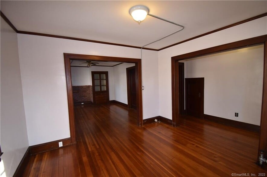 Building Photo - 73 Center St