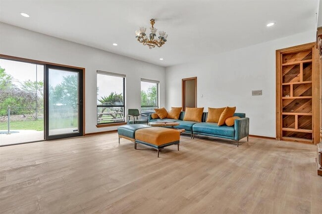 Building Photo - 1201 Co Rd 138