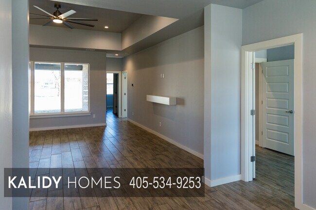 Building Photo - 306 Kirks Holw