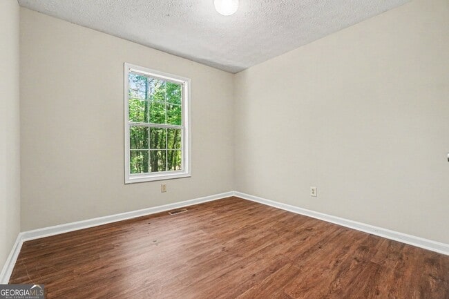 Building Photo - 181 N Springs Dr