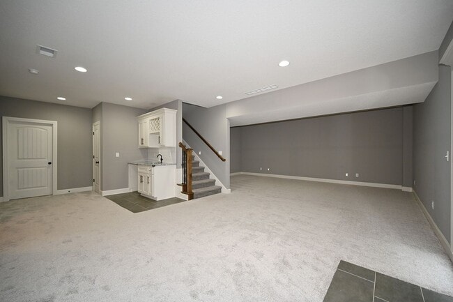 Building Photo - 7465 NW Douglas Ct
