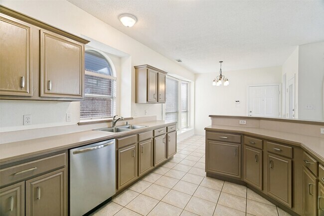 Building Photo - 4149 Creekmeadow Dr
