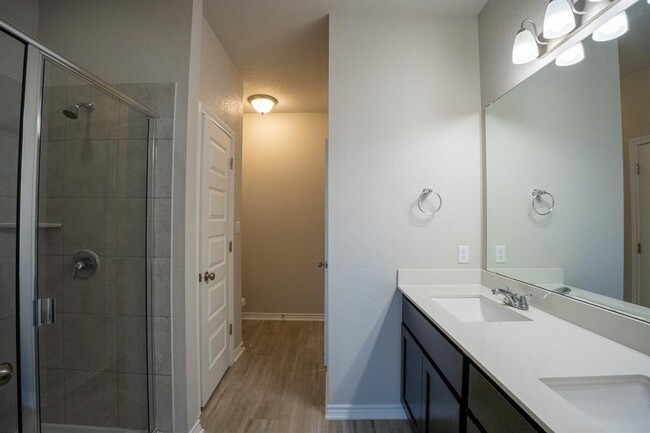 Building Photo - 252 Syrah Ct
