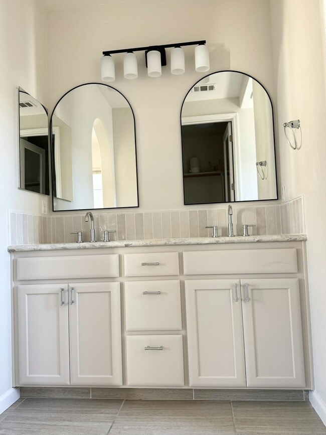 Building Photo - 2024 Tarragon Rose Ct