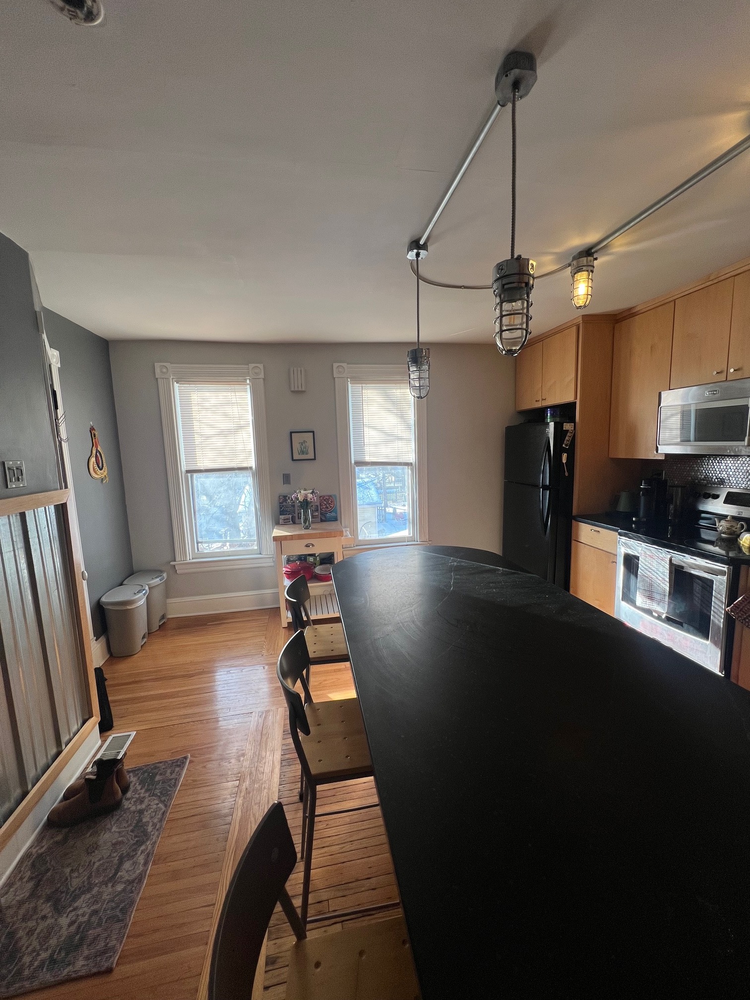 Hallway to Kitchen - 103 Victoria St N