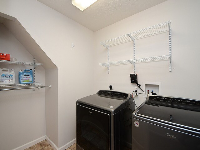 Building Photo - 14902 Mormon St