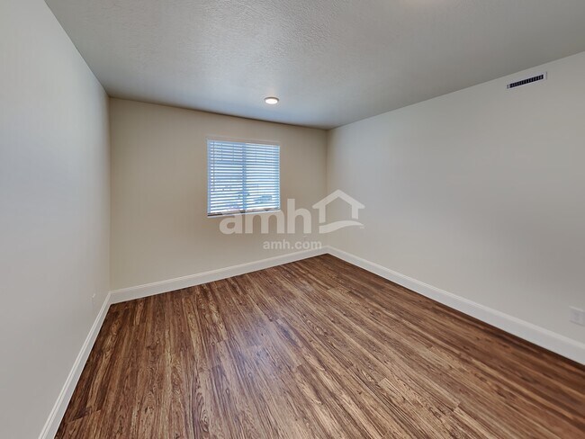 Building Photo - 3341 S 2580 W