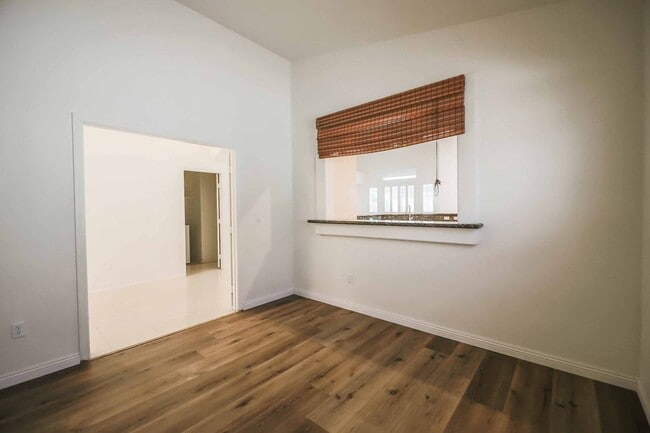 Building Photo - Shadowbrook Springs