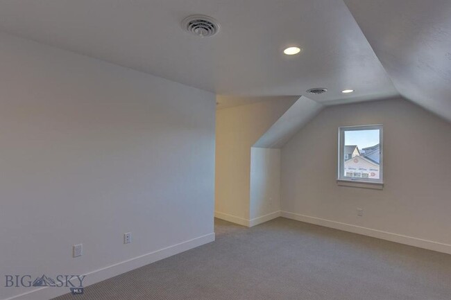 Building Photo - Gorgeous Single Family Home for Rent in No...
