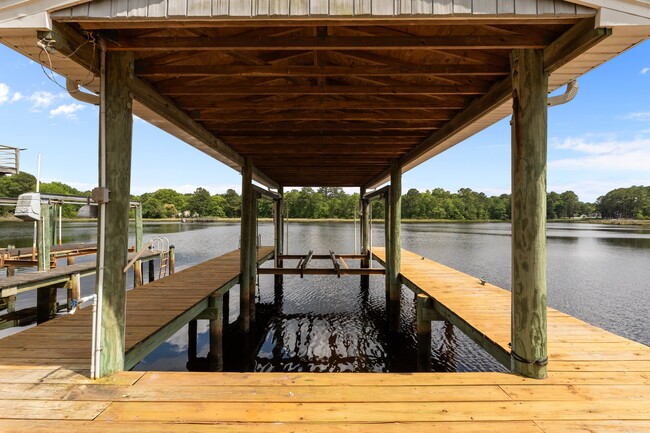 Building Photo - 2300 Greenwing Ct