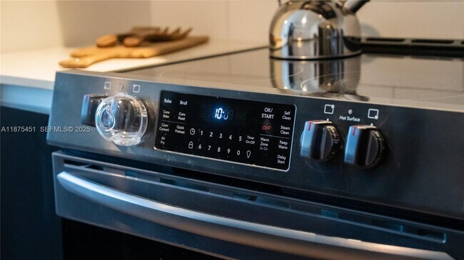 Building Photo - 398 NE 5th St