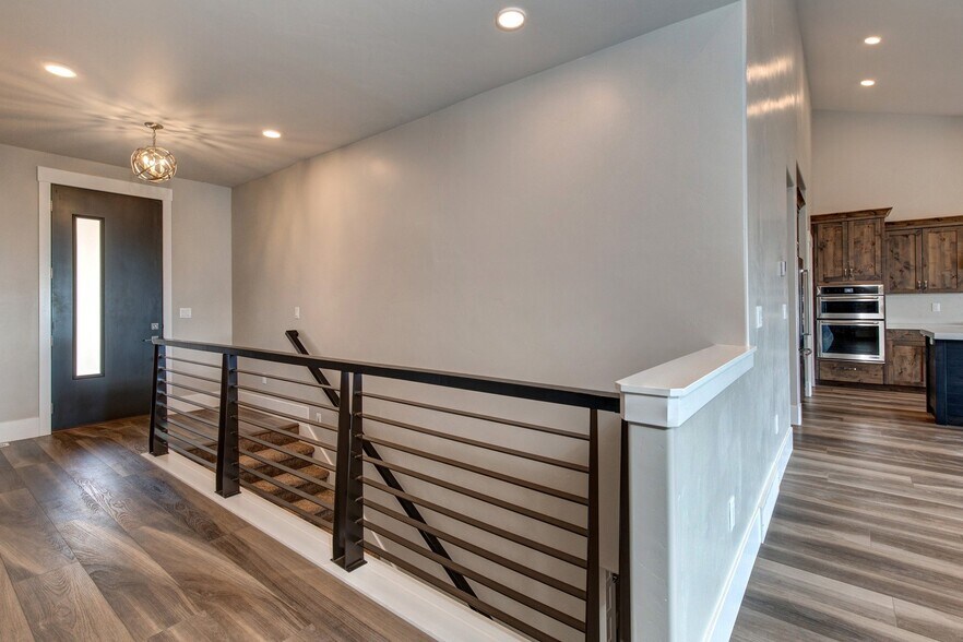Building Photo - 11091 Shoreline Dr