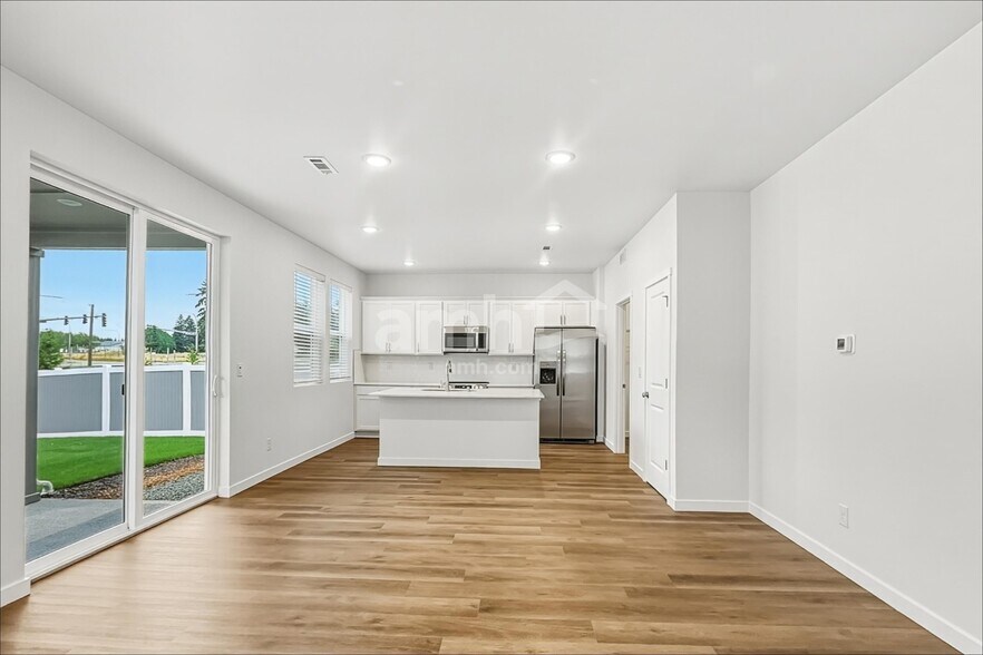 Building Photo - 8023 Verona Lp SW