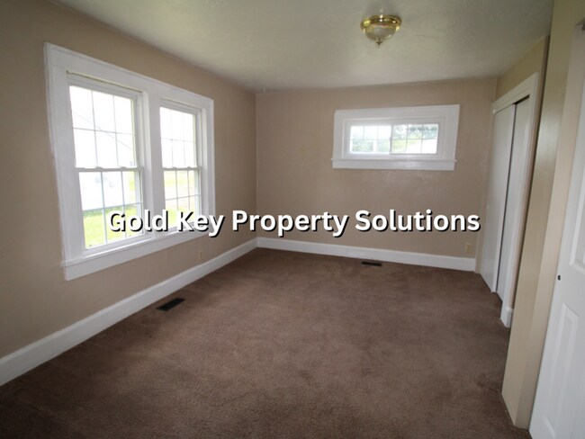 Building Photo - Cute and Cozy 1 BR 1 BA House with Garage (NO SECTION 8)