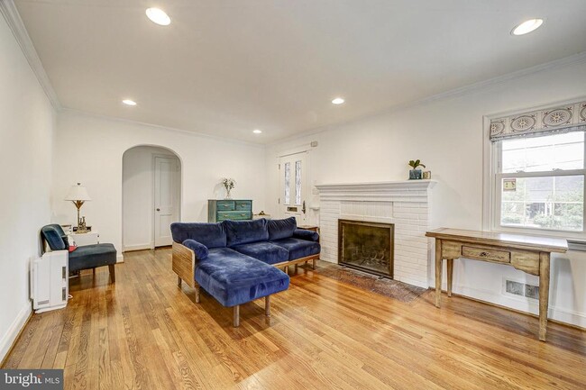 Building Photo - 311 Timberwood Ave
