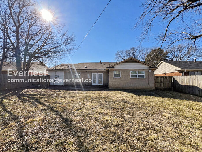 Building Photo - 4330 Almo Ave