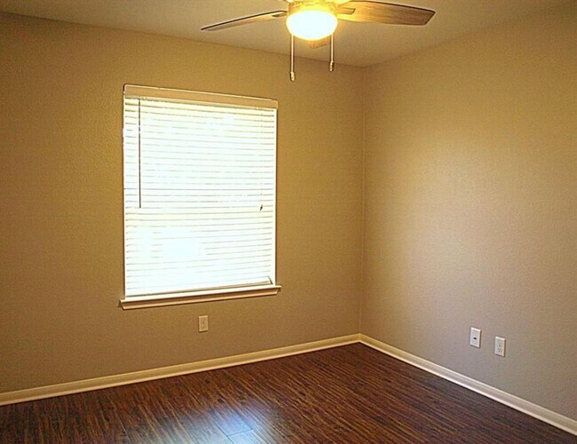 Building Photo - 2200 Larston Ln
