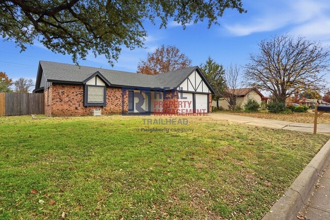 Building Photo - Updated 3-Bedroom Home with Large Fenced Yard in a Great Location