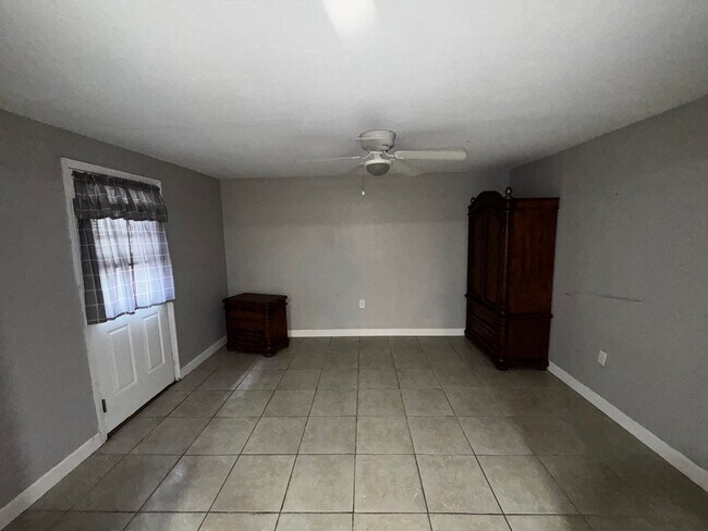 Building Photo - 8390 SW 101st Place Rd