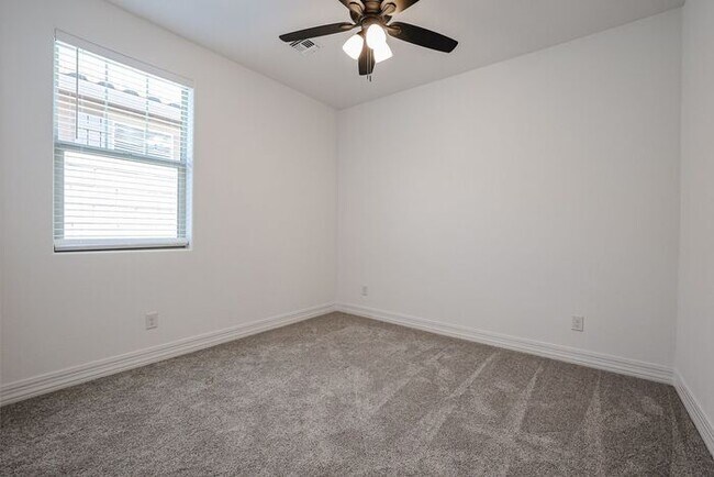 Building Photo - Beautiful Home in the Highly Desirable Vistancia Community of Peoria - HALF MONTH FREE!