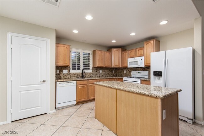 Building Photo - 7649 Lookout Hill St