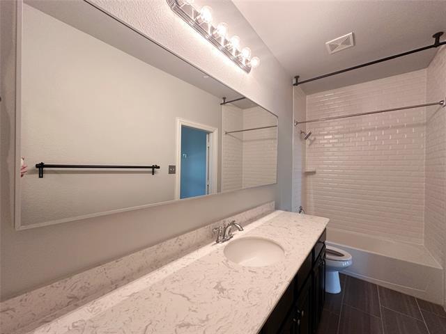 Building Photo - 2729 Troutt Dr