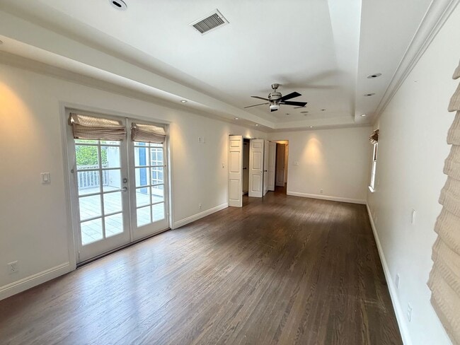Building Photo - Rare Opportunity in the Heart of South Pas...