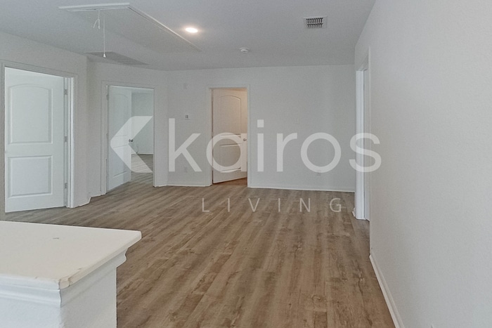 Building Photo - 962 Shady Brk