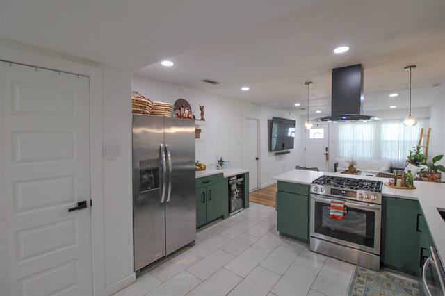 Building Photo - 3119 Eisenhower Dr