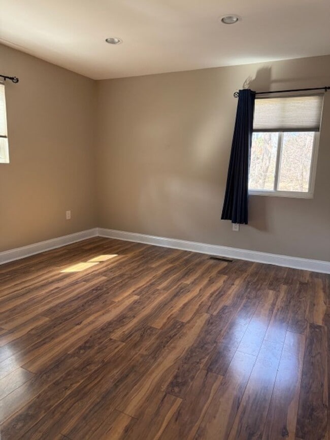 Building Photo - Chapel Creek