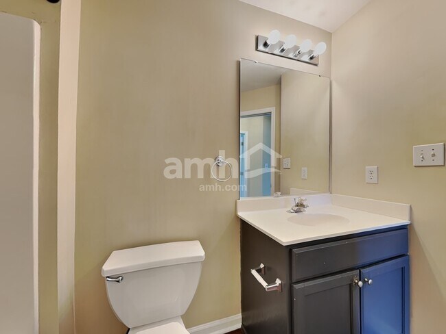 Building Photo - 2713 Glasshouse Rd